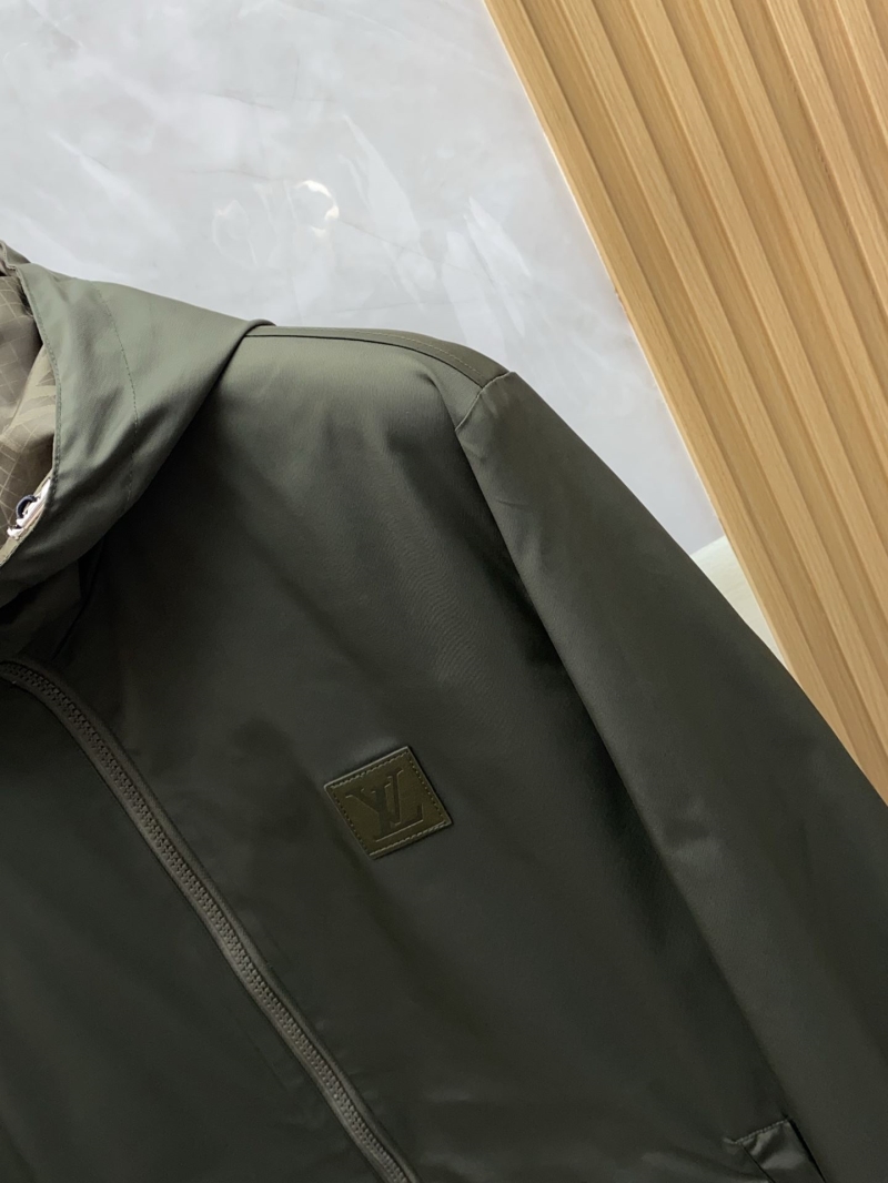 l0vis Vvtt0n outwear